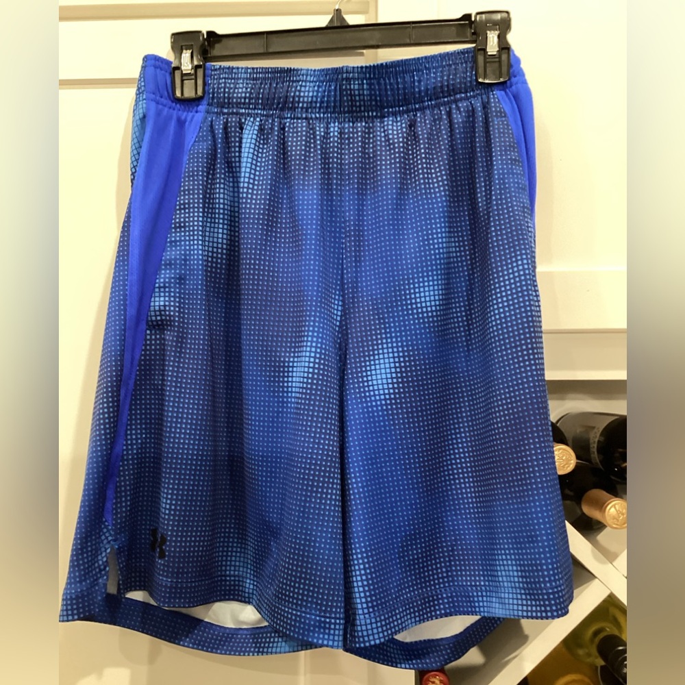Men’s Under Armour Basketball/Workout Shorts. (M)